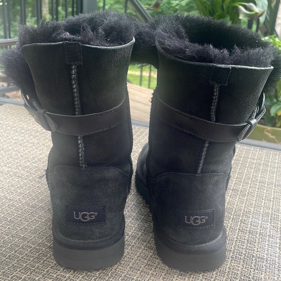 UGG used boots - size 8 woman - Picture 4 of 8
